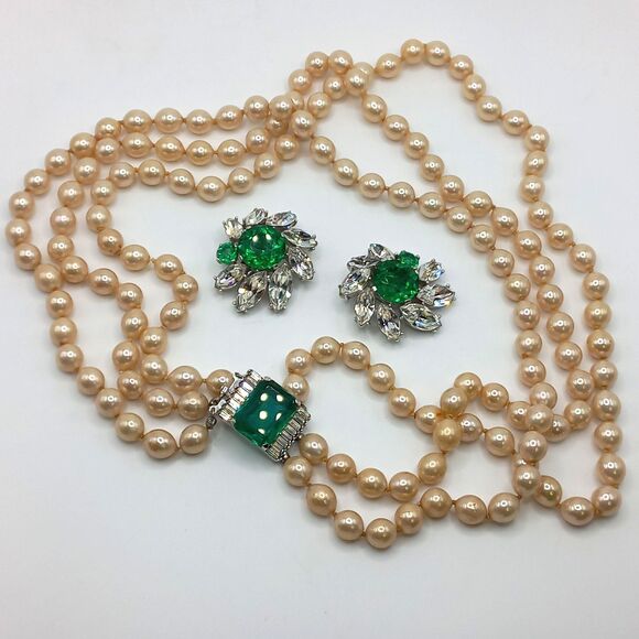 VENDOME, CROWN TRIFARI Jewelry - VENDOME & Crown Trifari Vintage Glamour Girl Faux Pearl Necklace Earrings Runway